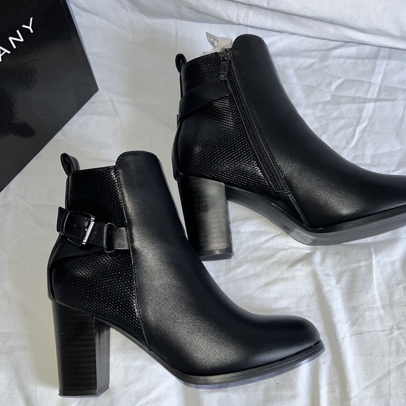 Like New Andra Bootie - Picture 2 of 9